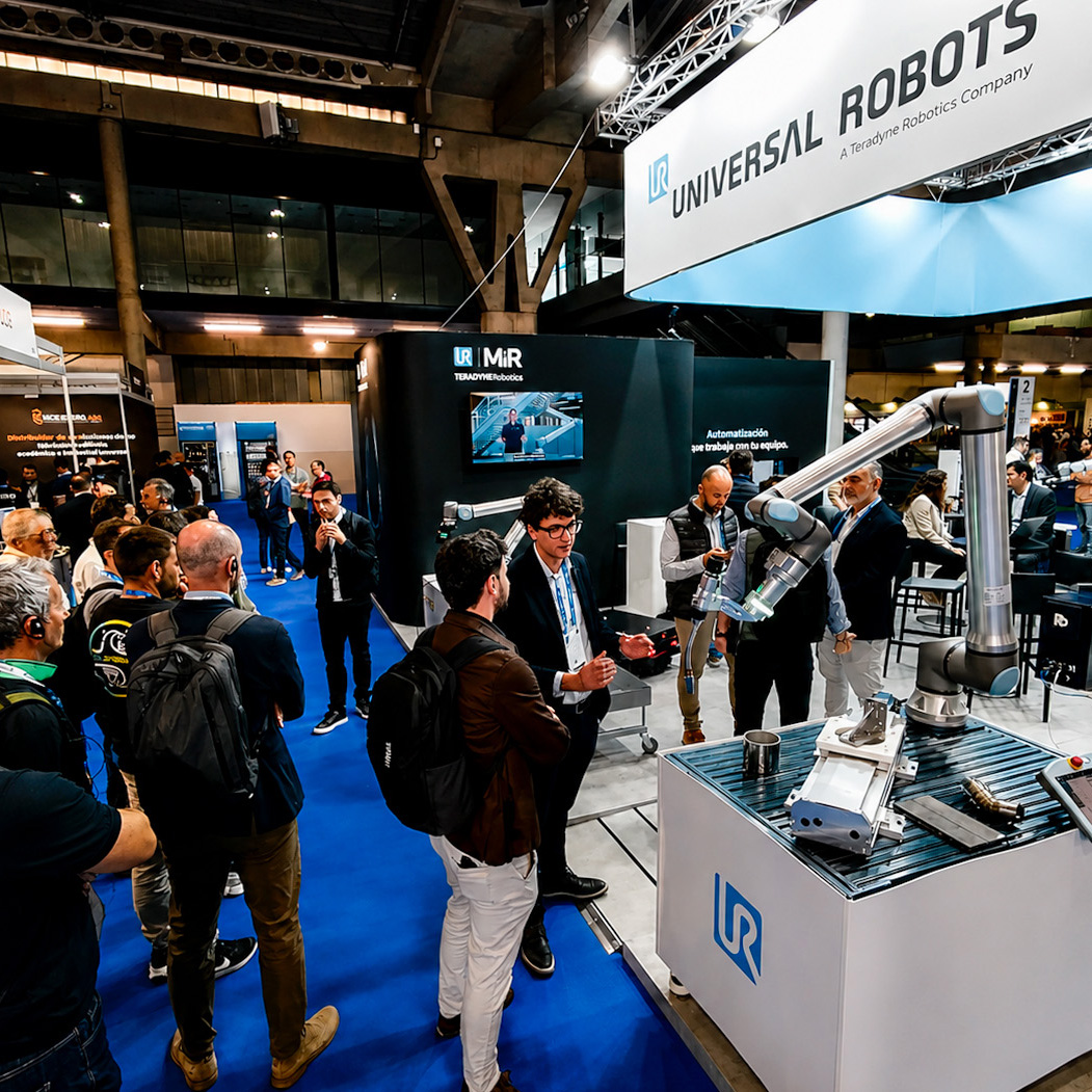 AMBIT organiza una visita a Advanced Factories 2026 con la participación de 15 socios del clúster